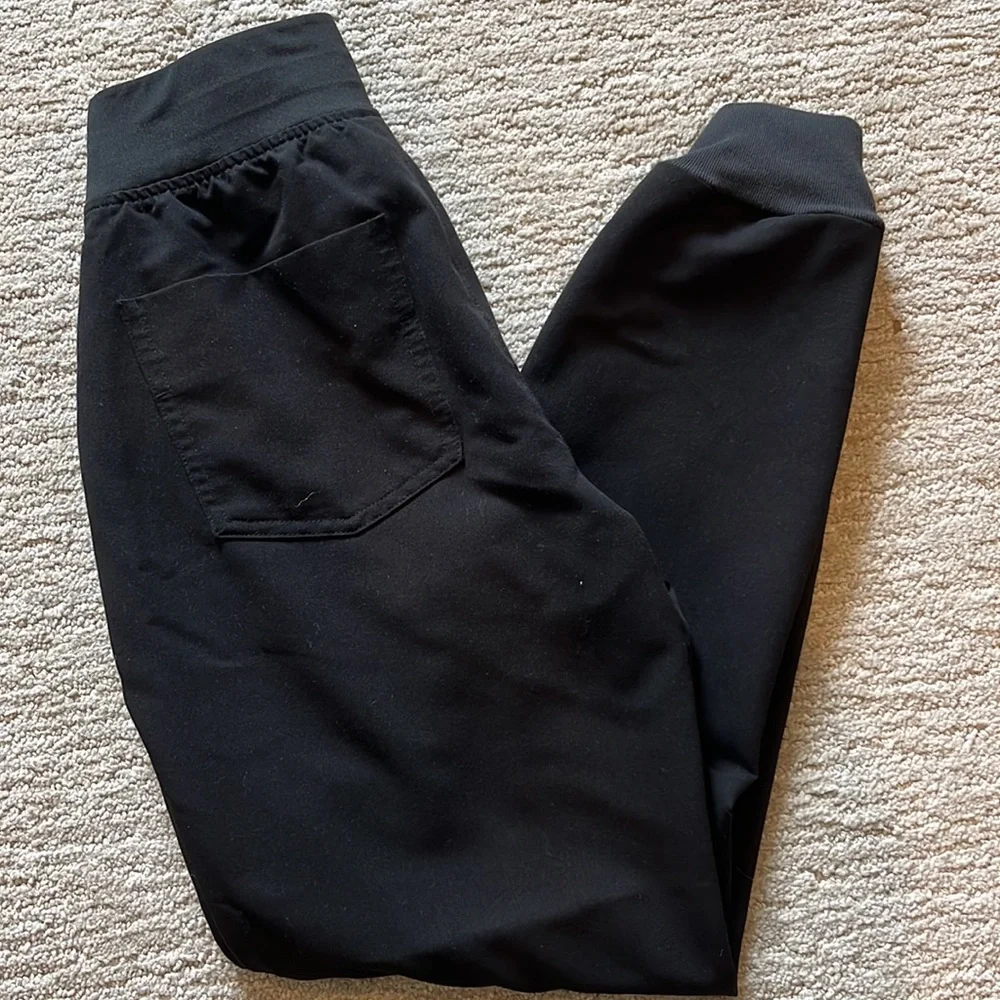 Figs: Zamora High Waisted Jogger Scrub Pants. Size XS Petite. Color: Black - Picture 5 of 5